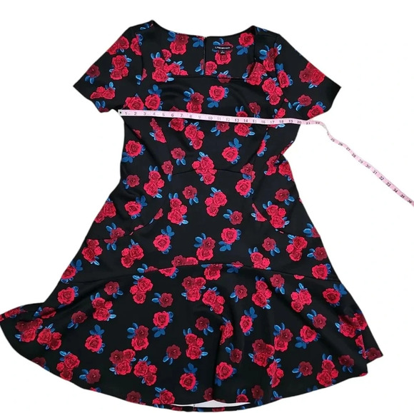 Lane Bryant 18 NWOT Black Red Rose Tiered Fit Flare Dress Romantic Cottagecore - Picture 6 of 7